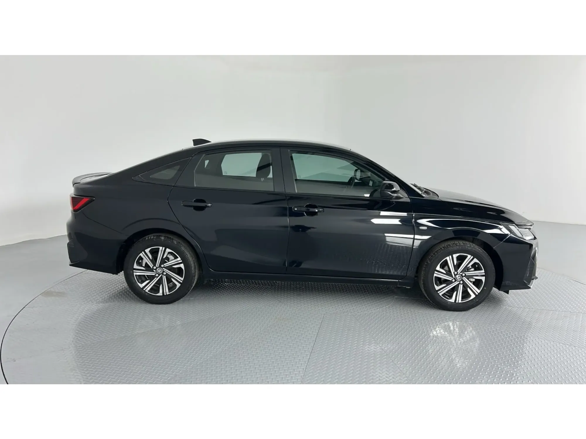 Toyota Yaris Y Plus 2023