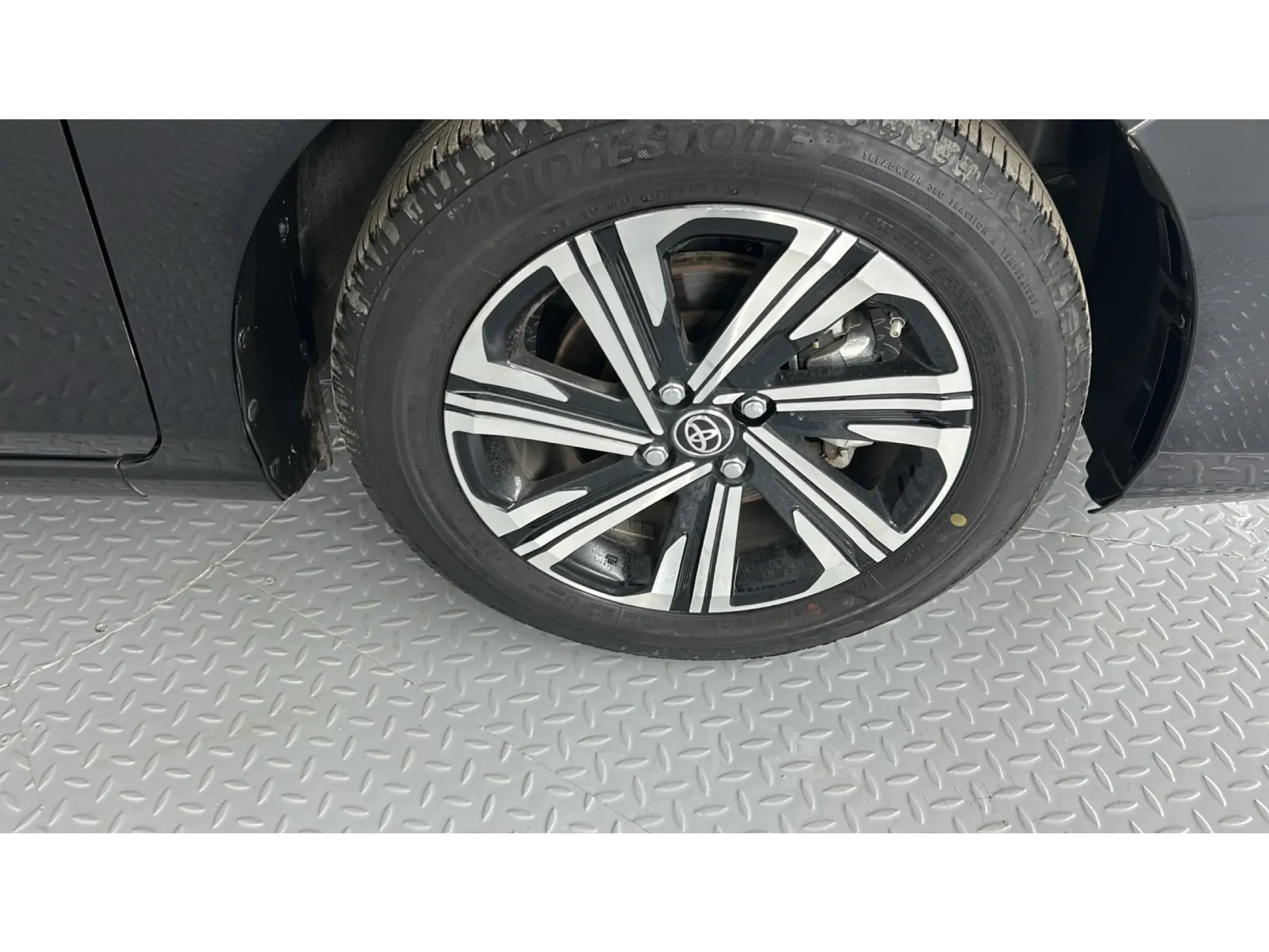 Toyota Yaris Y Plus 2023