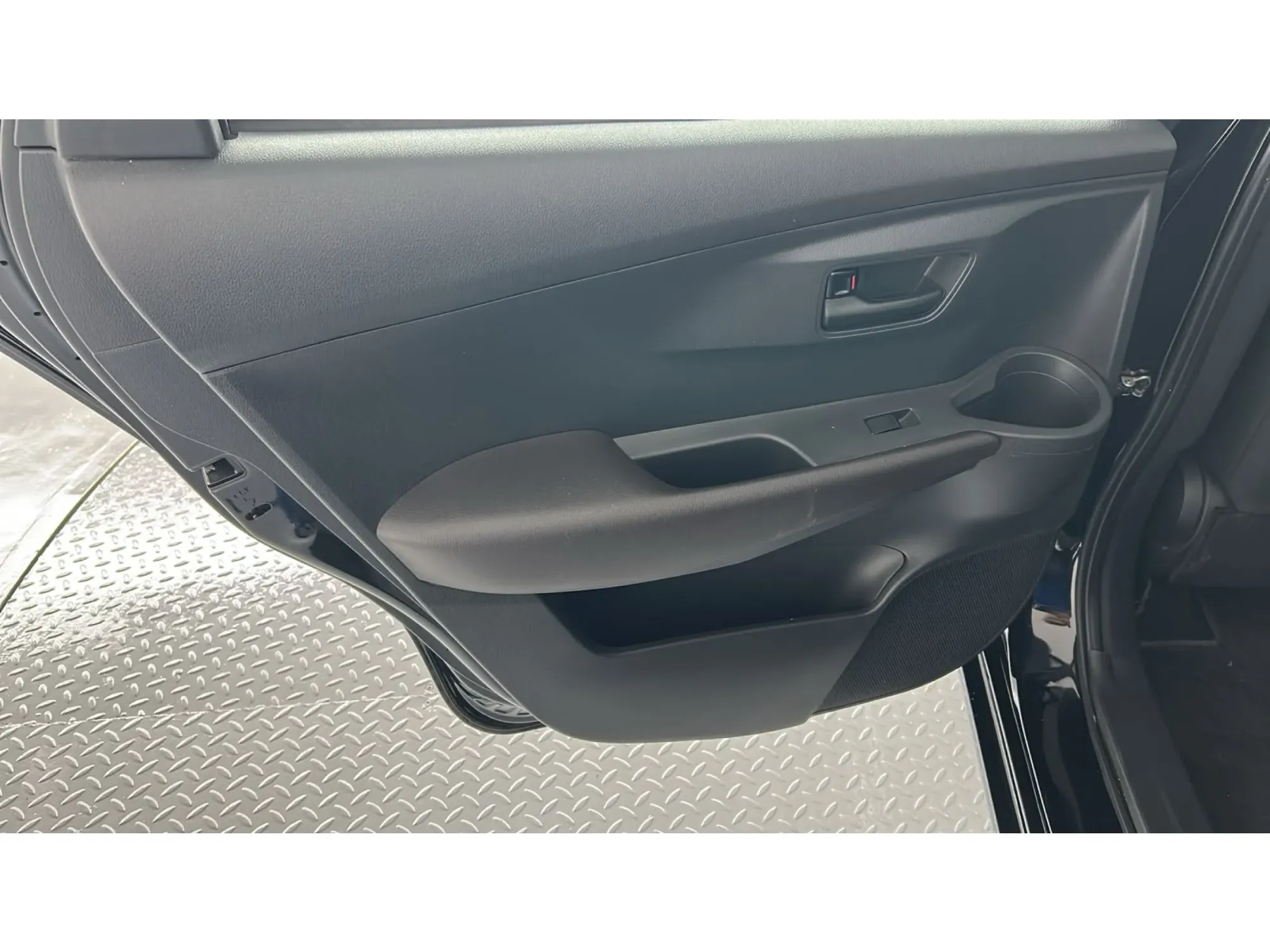 Toyota Yaris Y Plus 2023