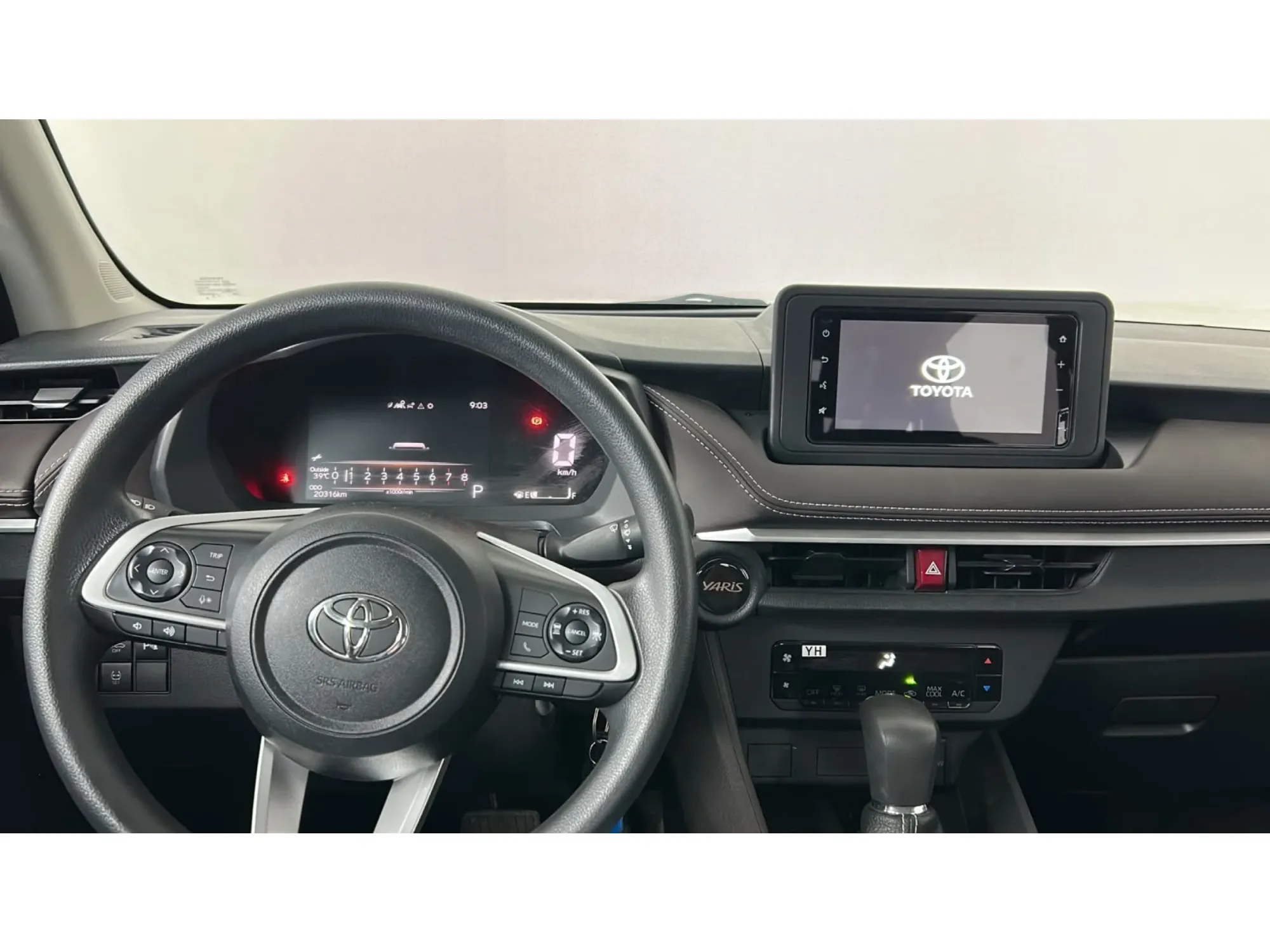 Toyota Yaris Y Plus 2023