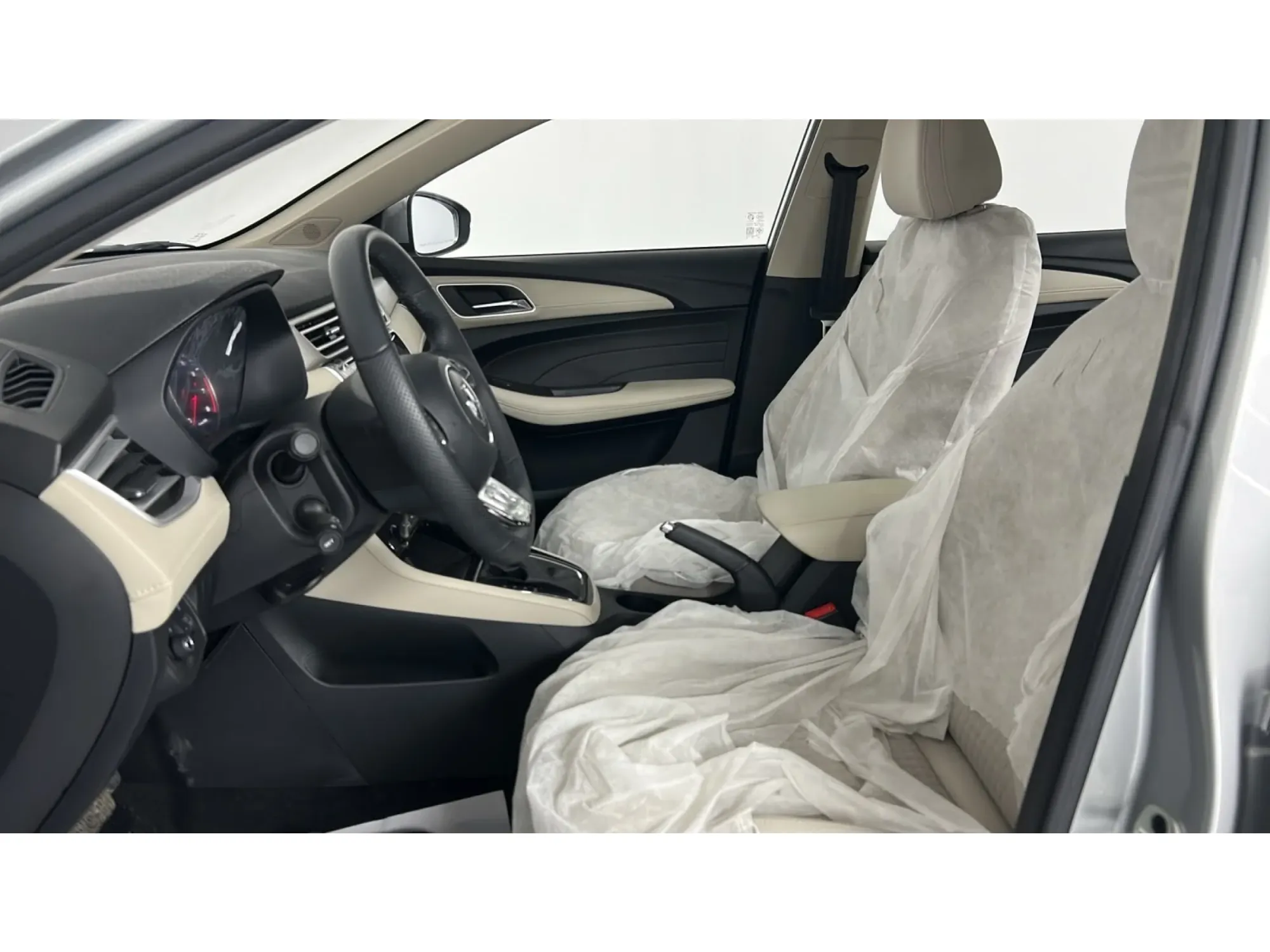 MG 5 STD 2025