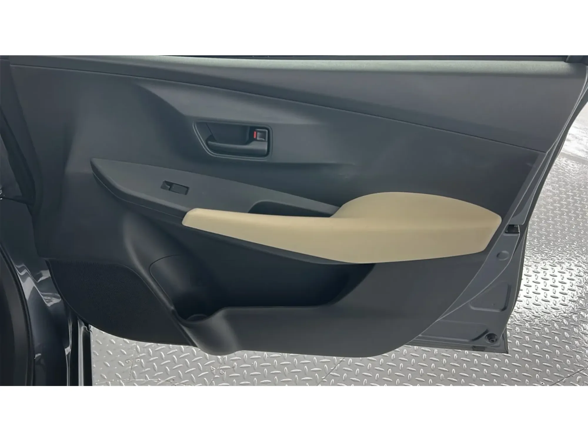 Toyota Yaris Y 2024