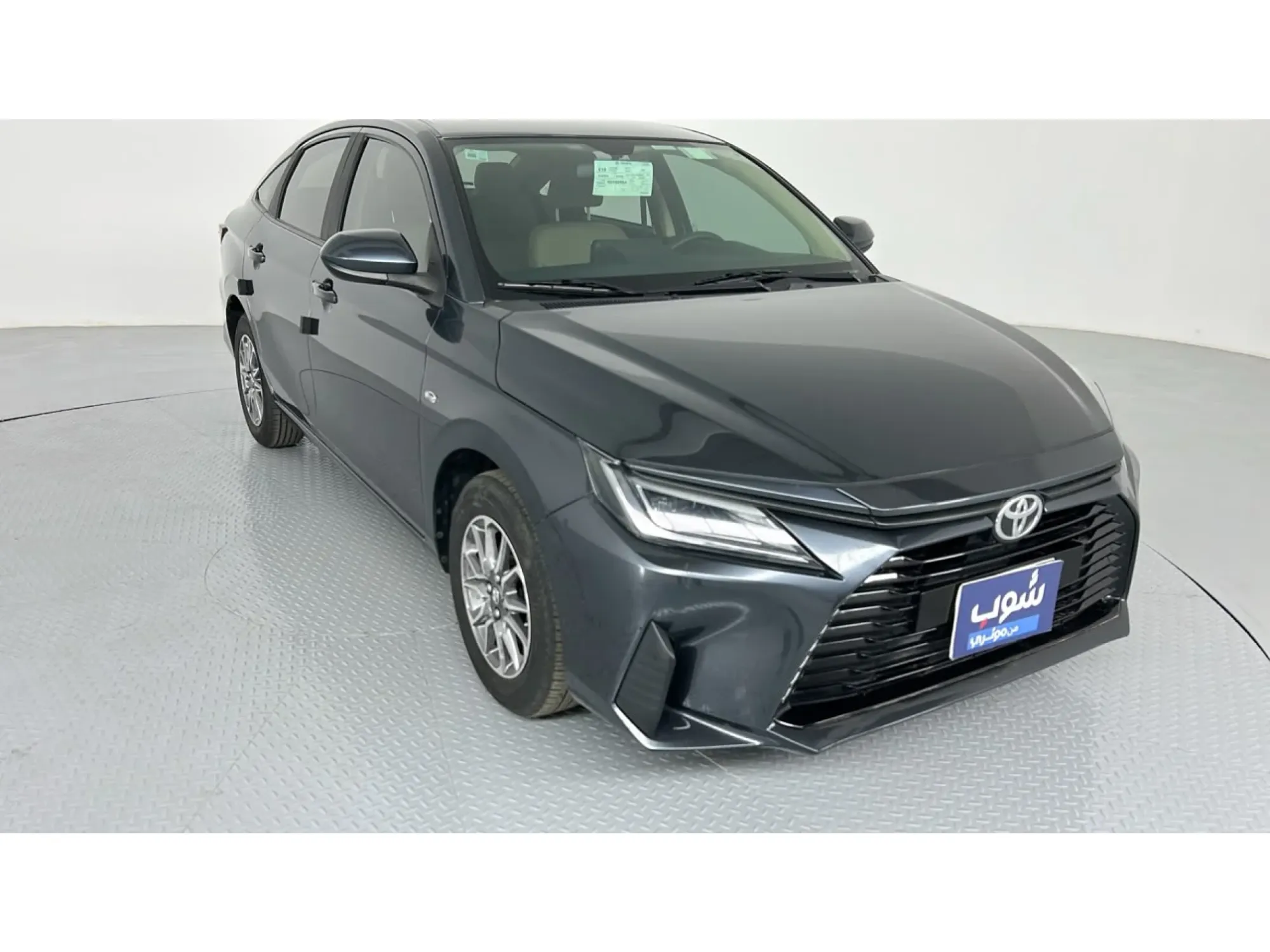 Toyota Yaris Y 2024