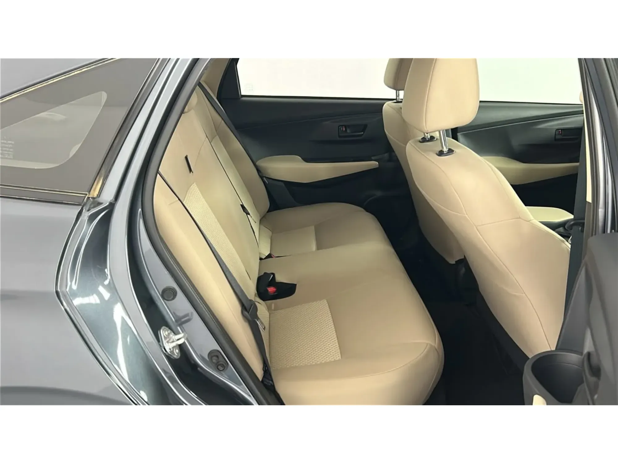 Toyota Yaris Y 2024