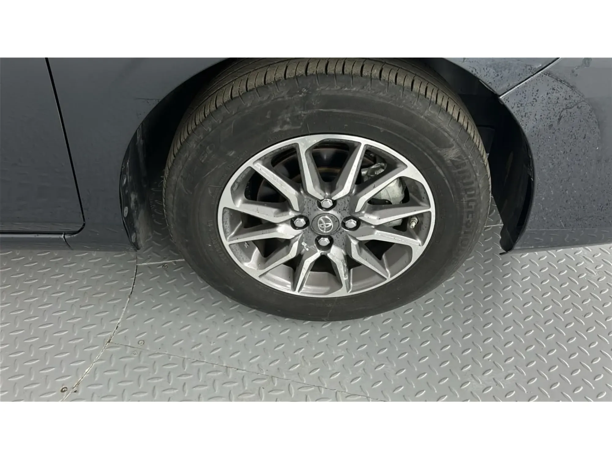 Toyota Yaris Y 2024