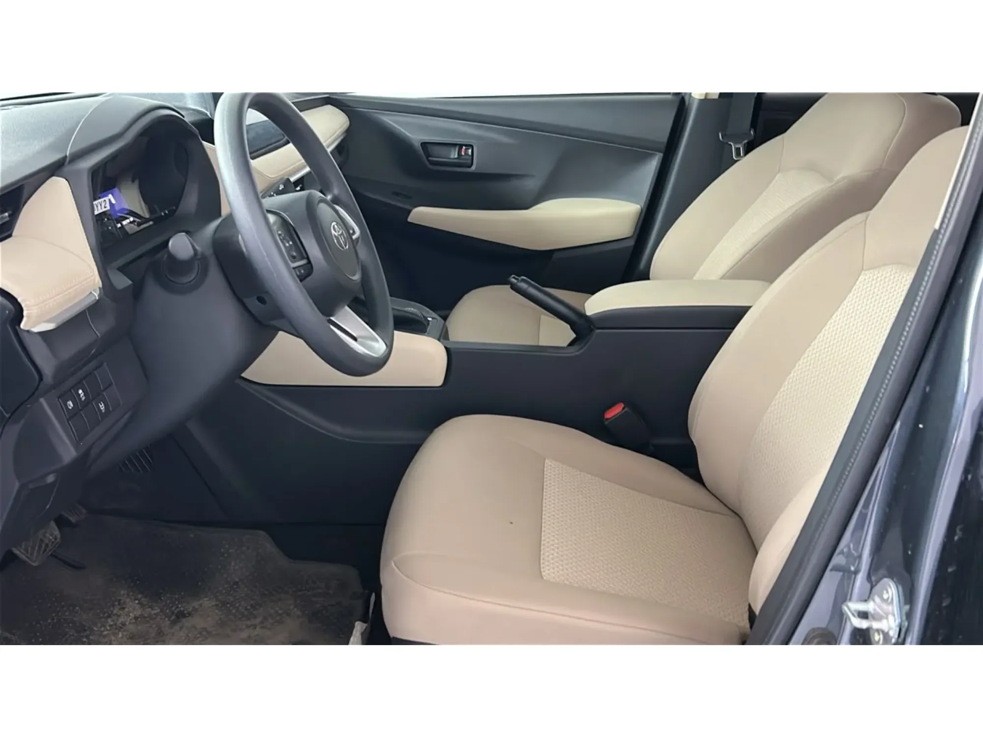 Toyota Yaris Y 2024