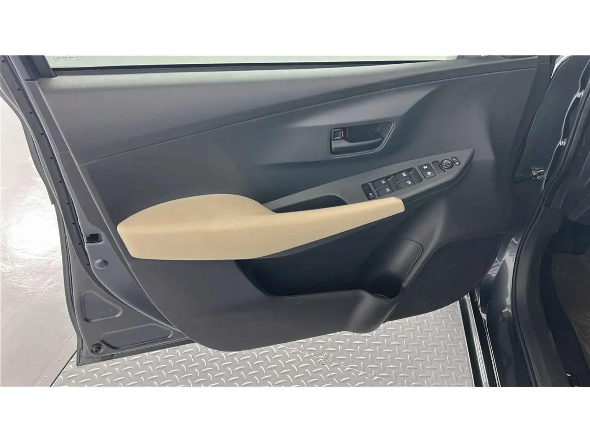 Toyota Yaris Y 2024