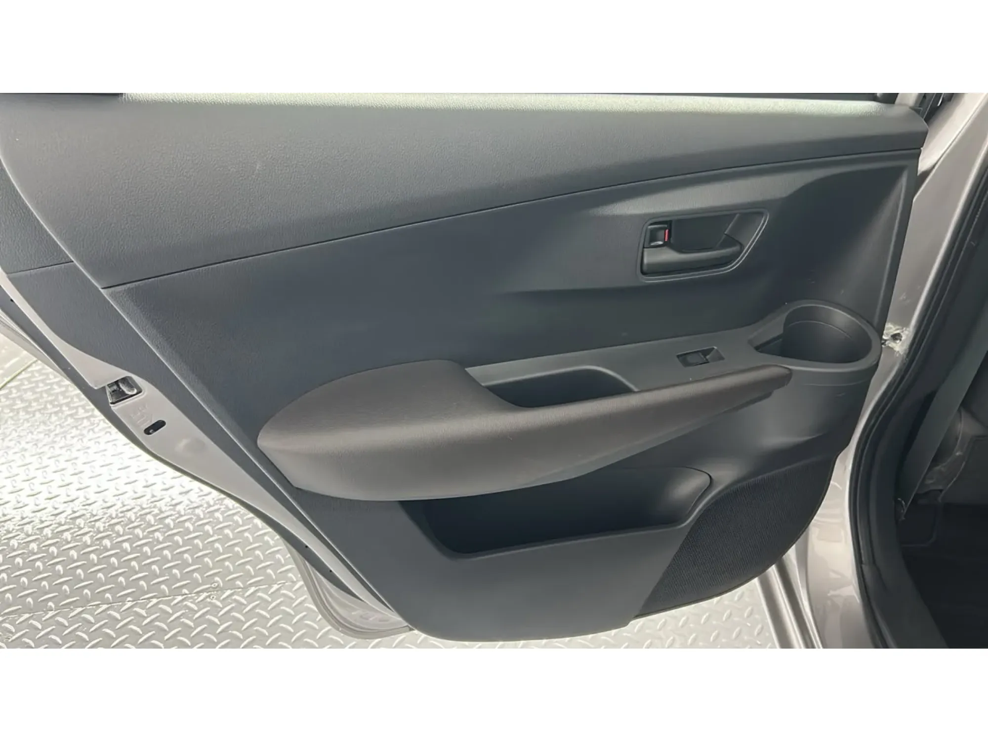 Toyota Yaris Y 2024