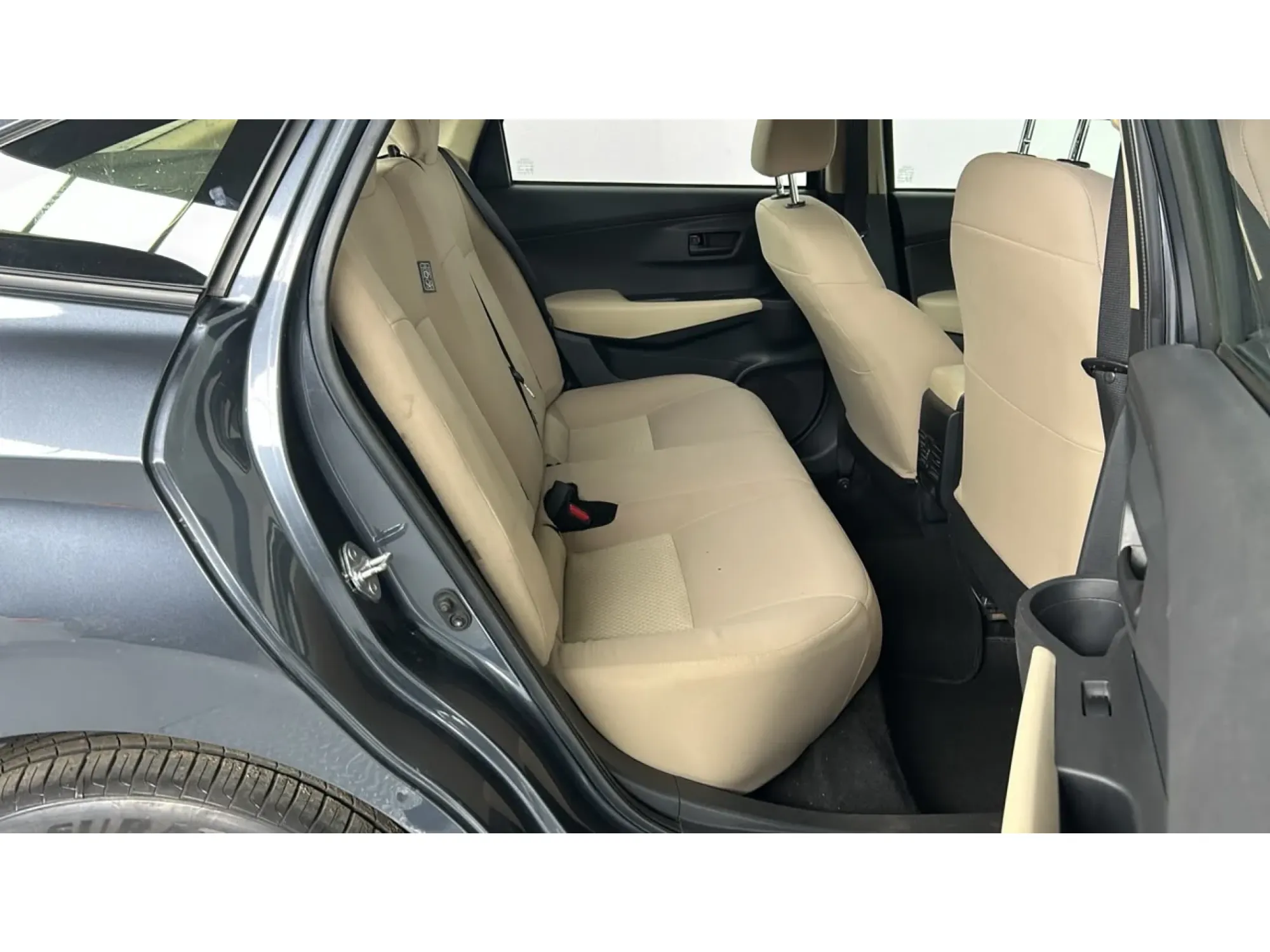 Toyota Yaris Y 2023