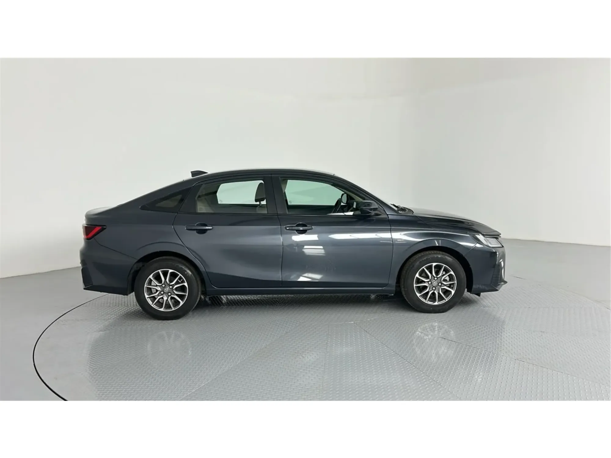 Toyota Yaris Y 2023