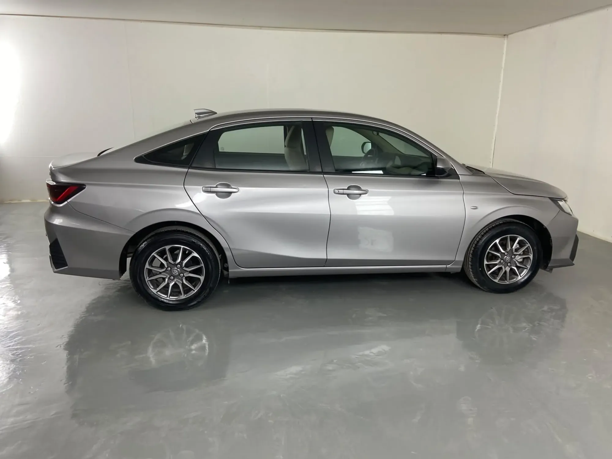 Toyota Yaris Y 2023