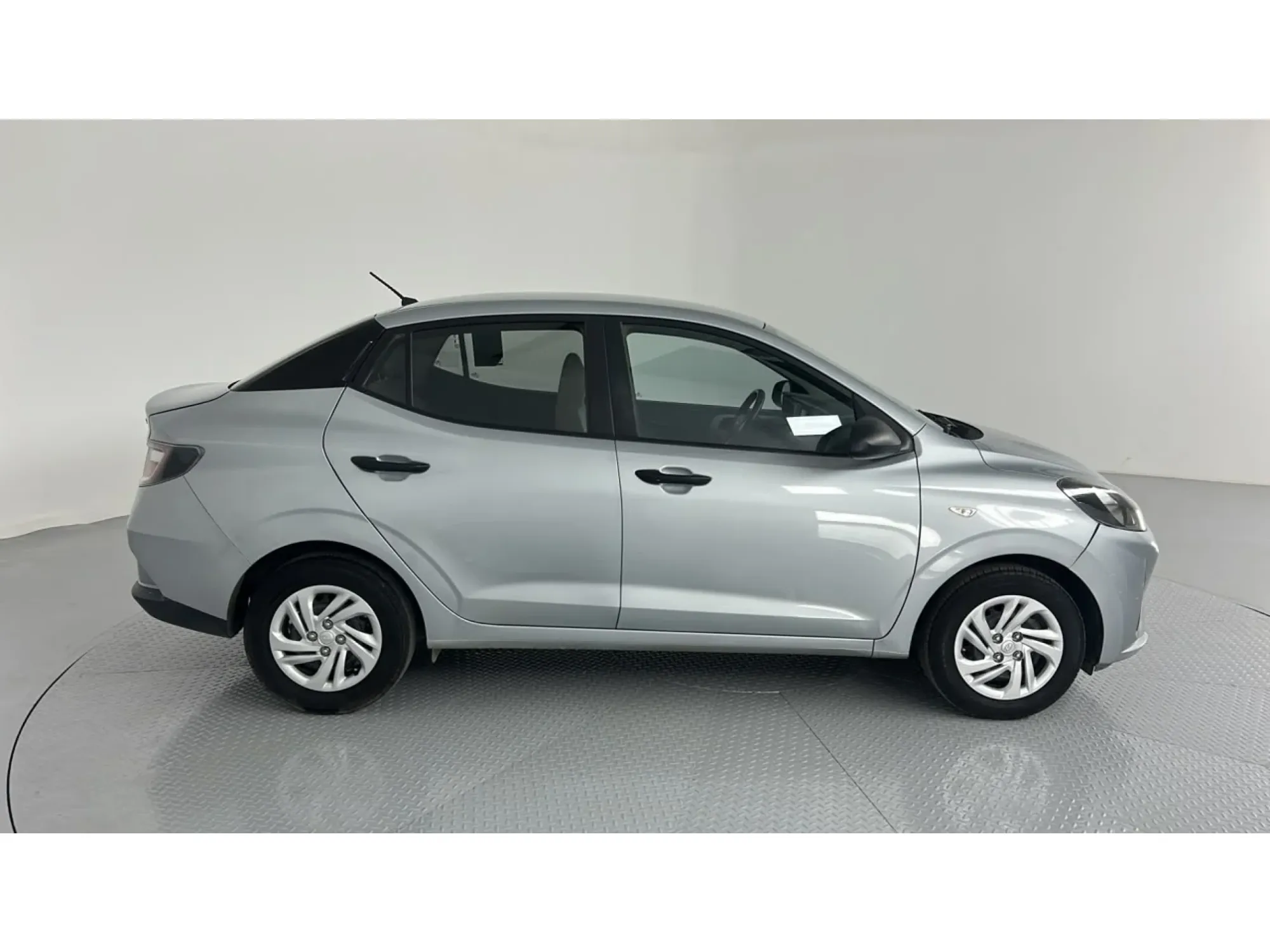 Hyundai GRAND i10 STD 2023