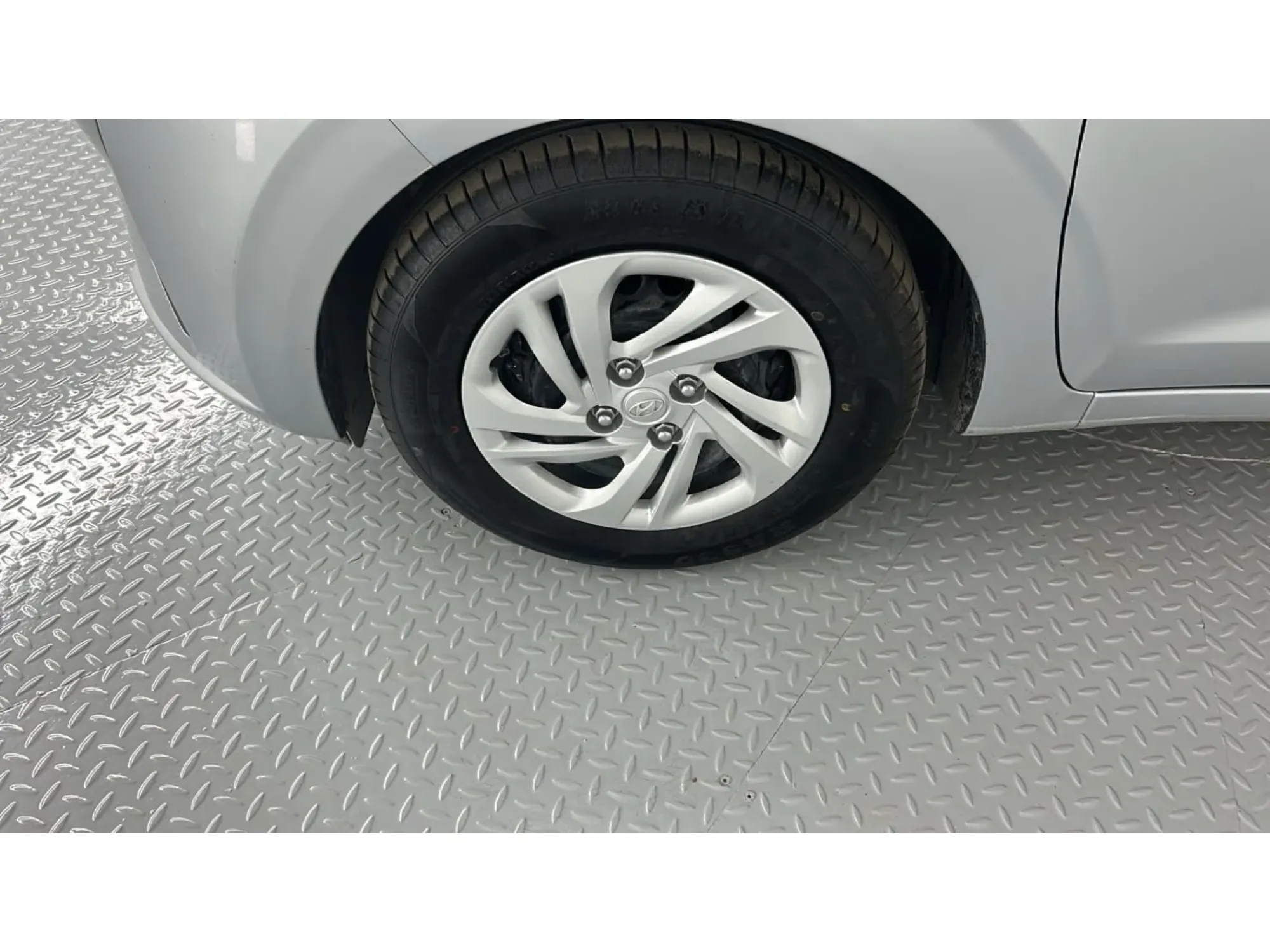 Hyundai GRAND i10 STD 2023