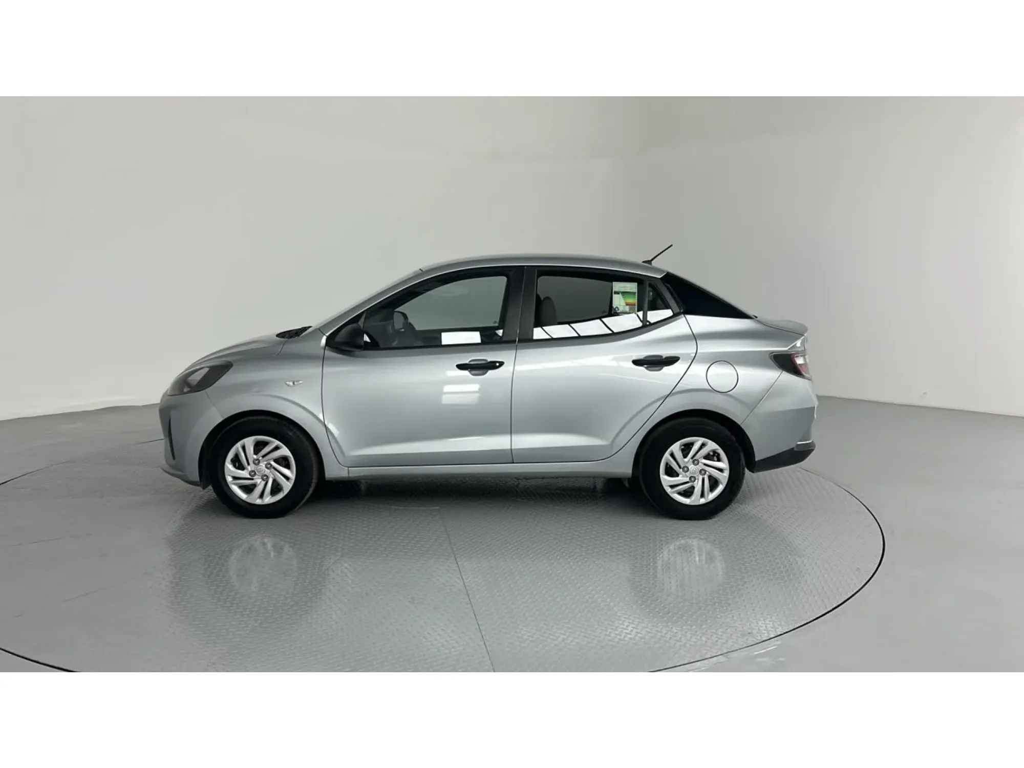 Hyundai GRAND i10 STD 2023