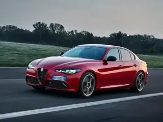 Alfa Romeo GIULIA TRIBUTO 2025