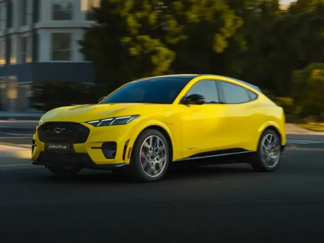 فورد موستانج Mach-E GT AWD 2025