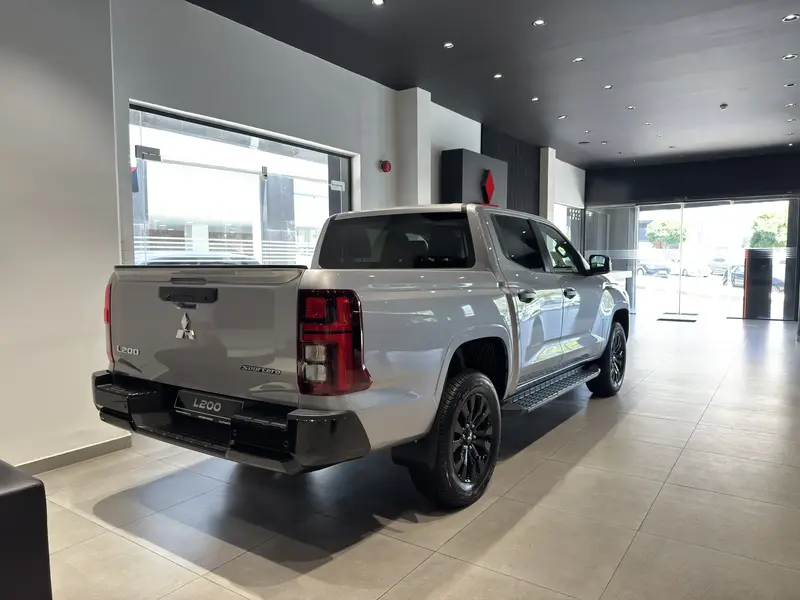 Mitsubishi L200 SPORTERO Black Edition 2026 4