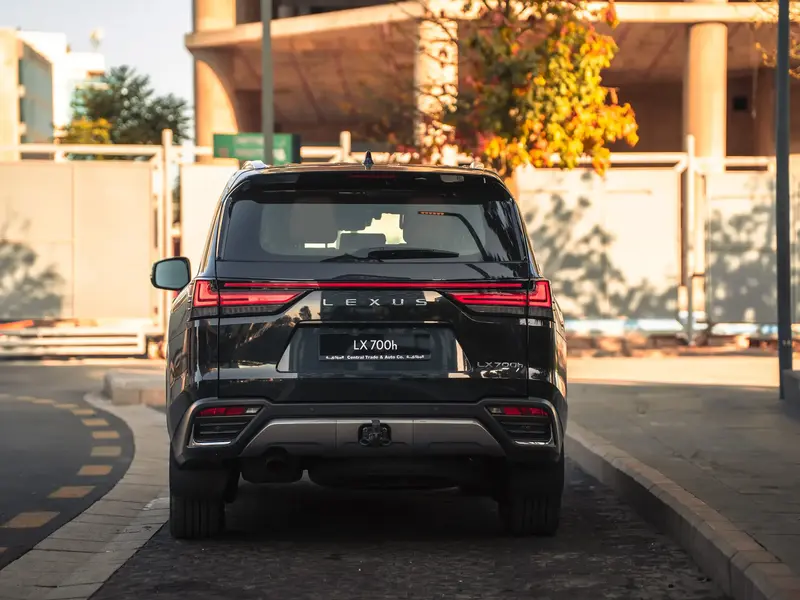 لكزس LX 700h Urban 2026 2