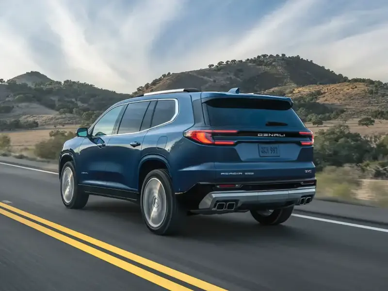 GMC Acadia Denali 2026 3