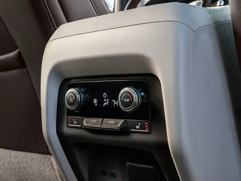 GMC Acadia Denali 2026 13