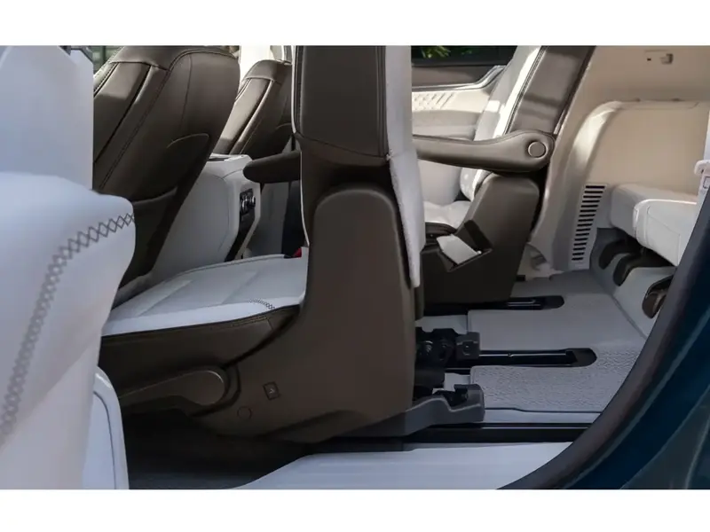 GMC Acadia Denali 2026 14