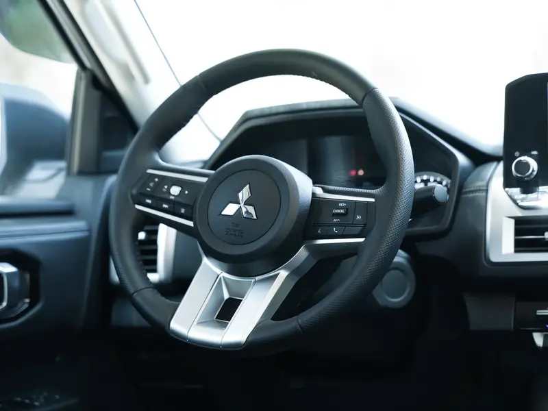 ميتسوبيشي L200 SPORTERO Black Edition 2026 7