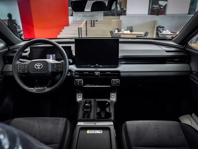 Toyota RAV4 AWD Limited 2026 5