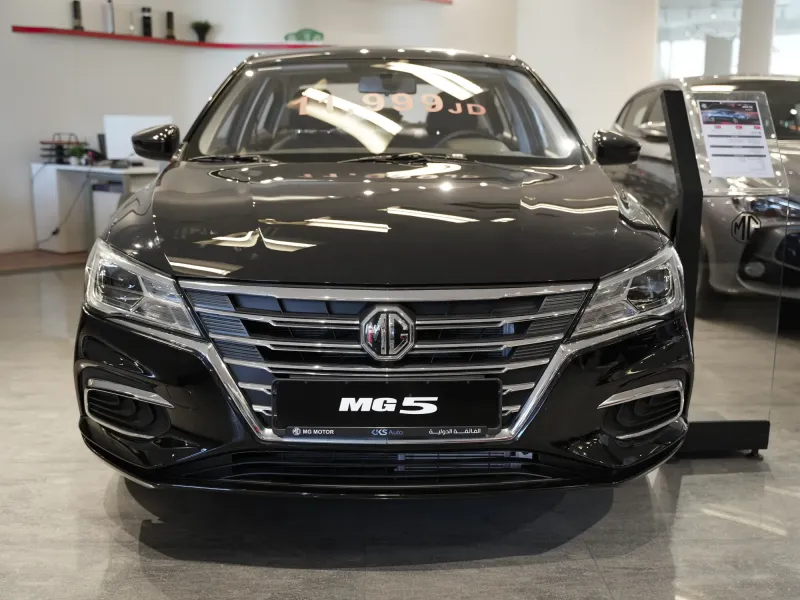 ام جي 5 1.5L STD 2025 1
