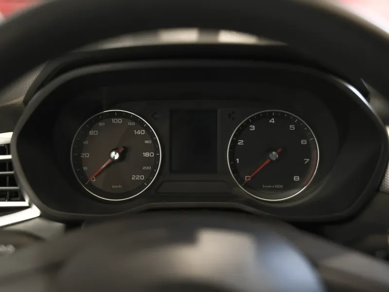 ام جي 5 1.5L STD 2025 7
