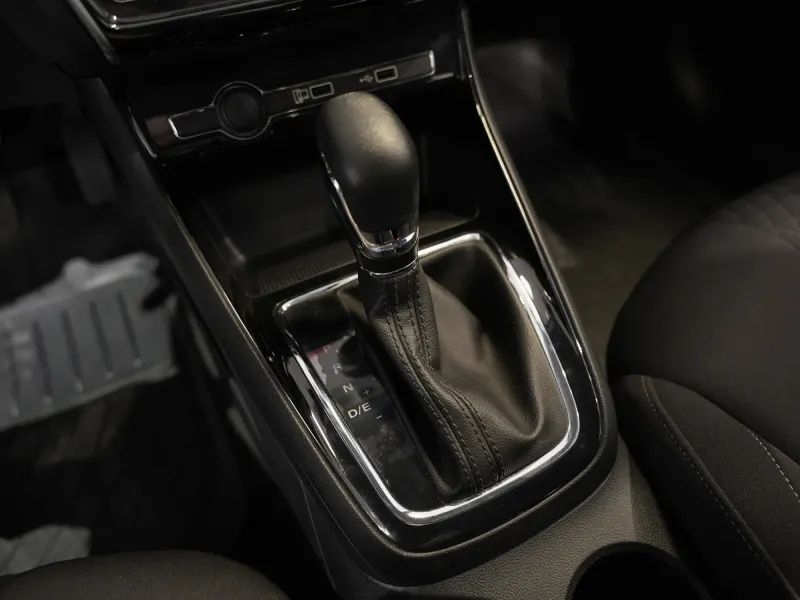 ام جي 5 1.5L STD 2025 8