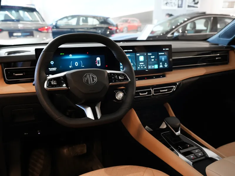 ام جي HS Hybrid+ Delux 2026 4