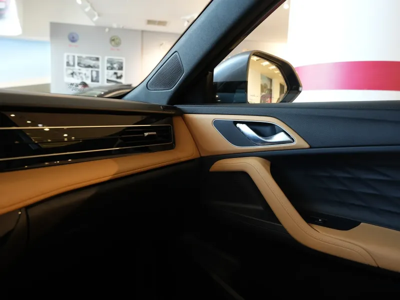 ام جي HS Hybrid+ Delux 2026 9