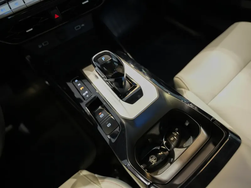 ام جي GT LUX 2025 11