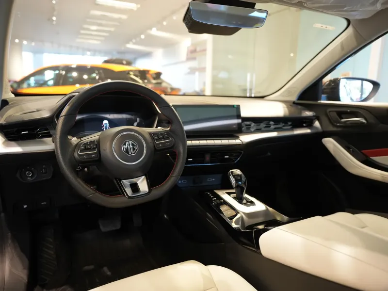 ام جي GT LUX 2025 8