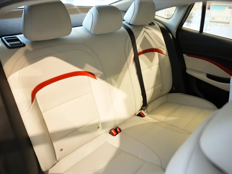 ام جي GT LUX 2025 14