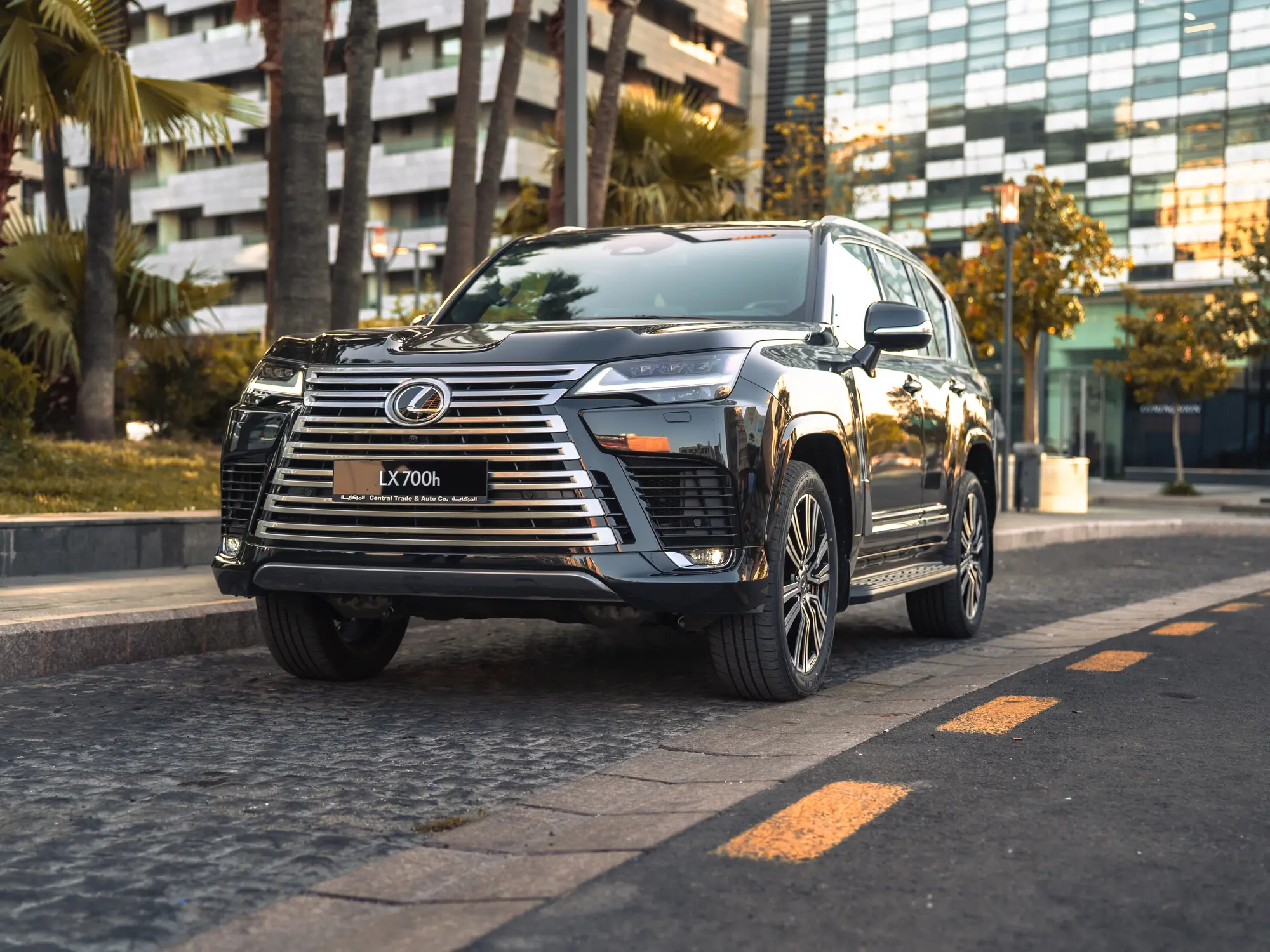 لكزس LX 700h Urban 2026