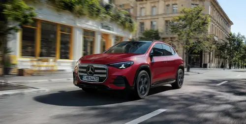مرسيدس-بنز GLA الجديدة كليًا: تصميم رياضي ومدى قيادة يصل إلى 657 كم