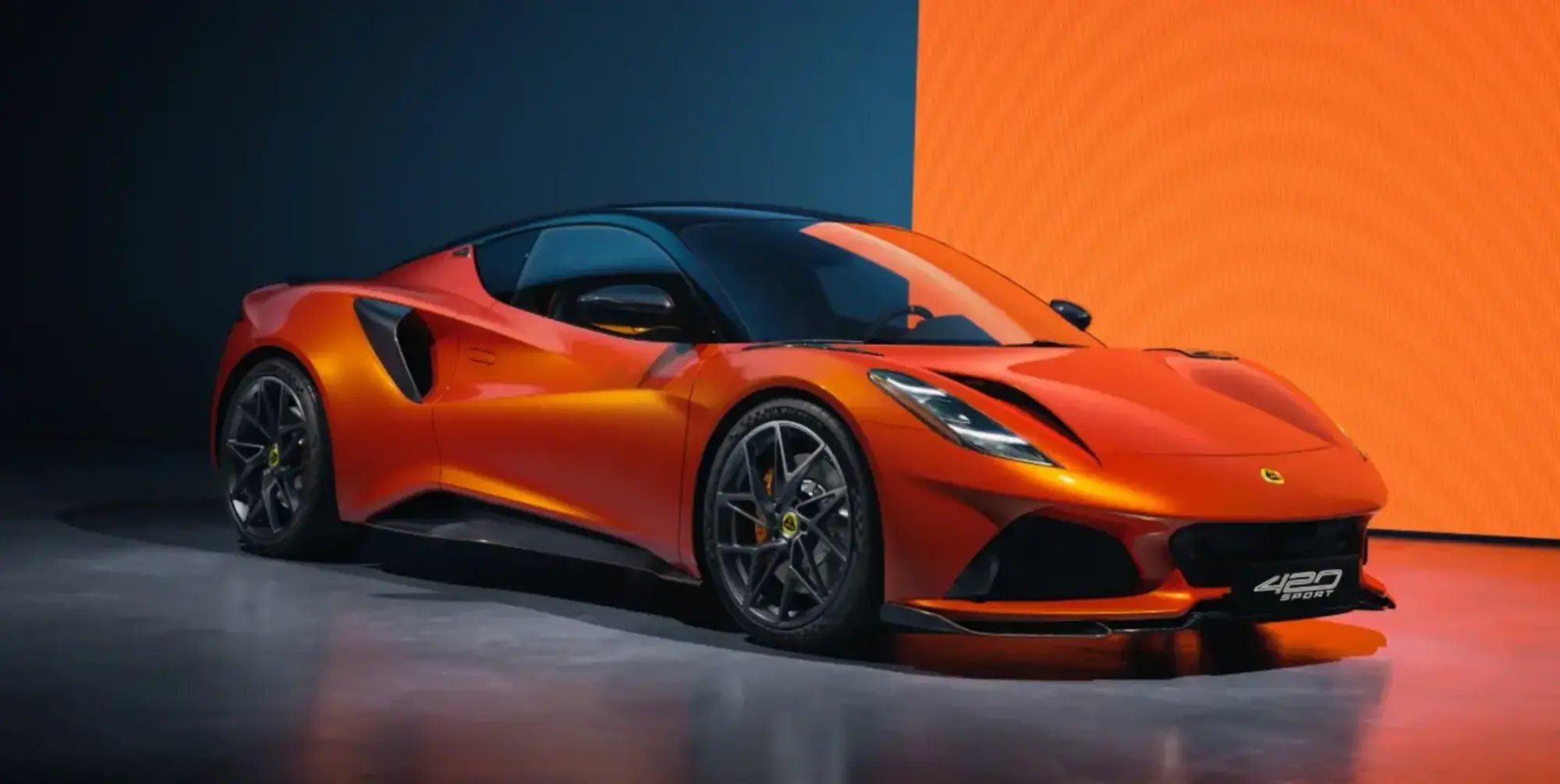 ما الذي يميز 420 Sport أقوى وأخف نسخة من طراز لوتس إيميرا؟ 