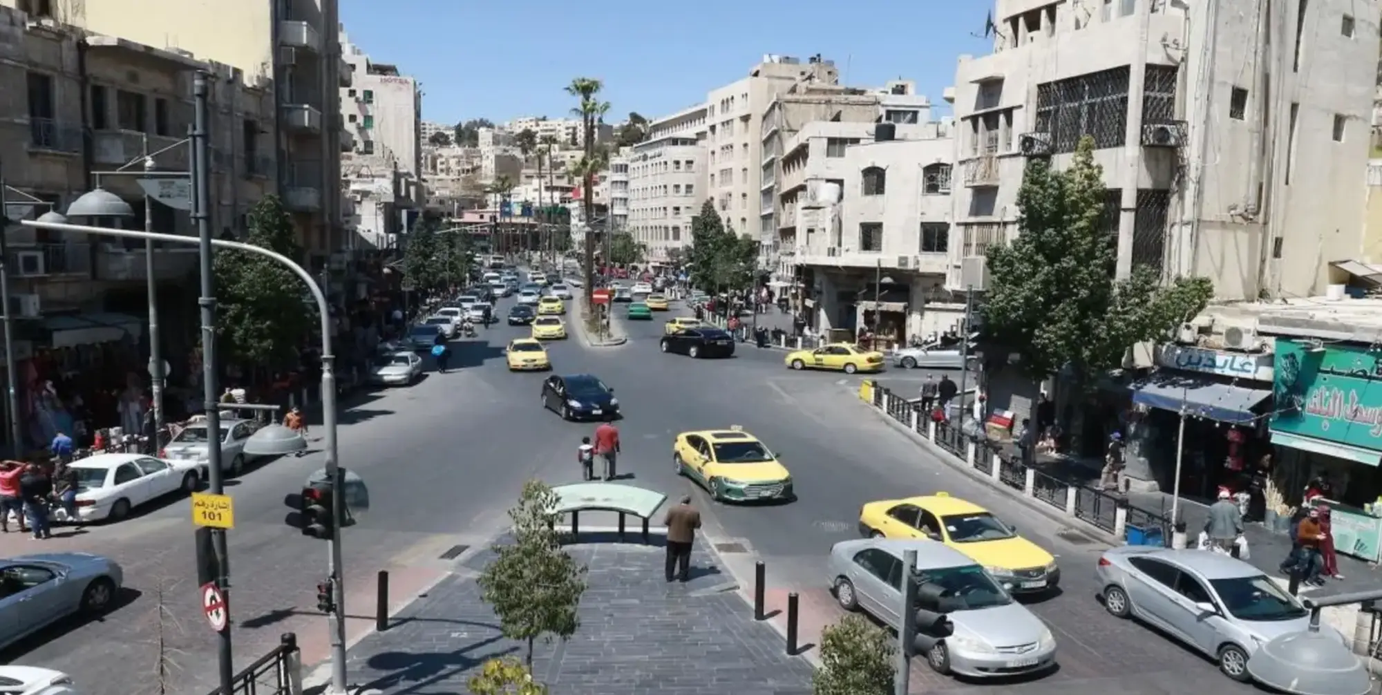 تركيب إشارات ضوئية ذكية في العاصمة عمّان لإدارة حركة المرور تلقائياً
