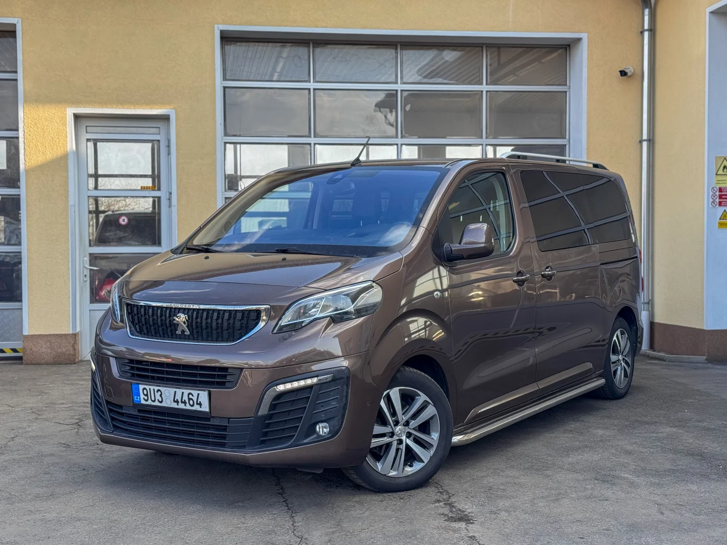 Peugeot Traveller 2017 - Váš Volant