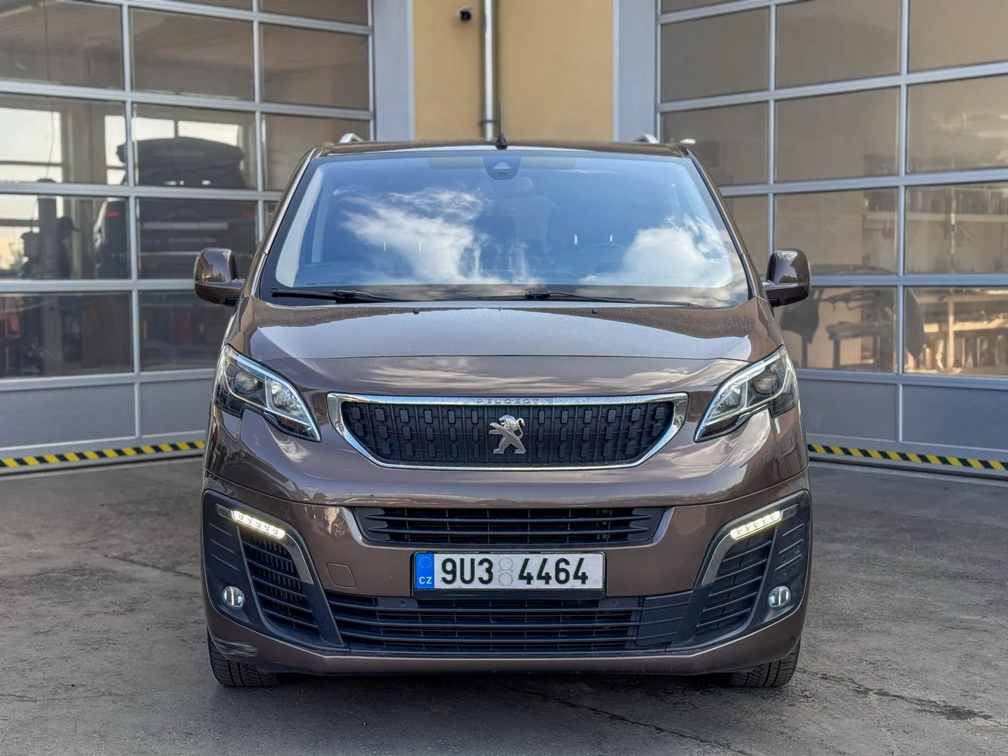 Peugeot Traveller 2017 - Váš Volant