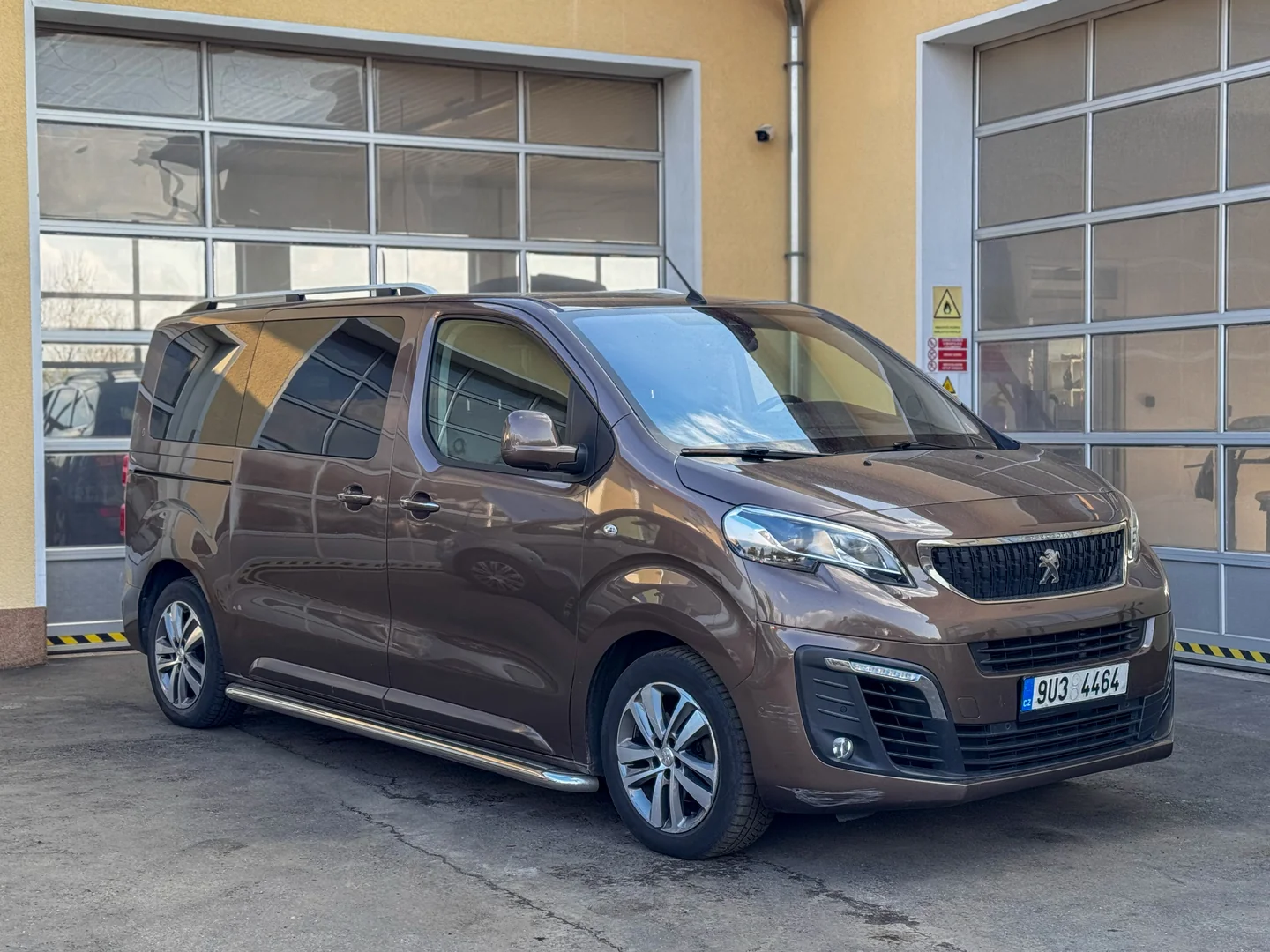 Peugeot Traveller 2017 - Váš Volant