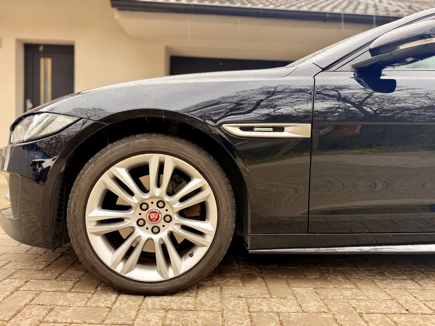 Jaguar XE 2016 - Váš Volant