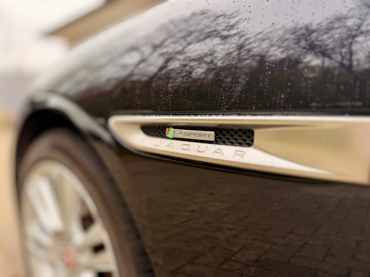 Jaguar XE 2016 - Váš Volant