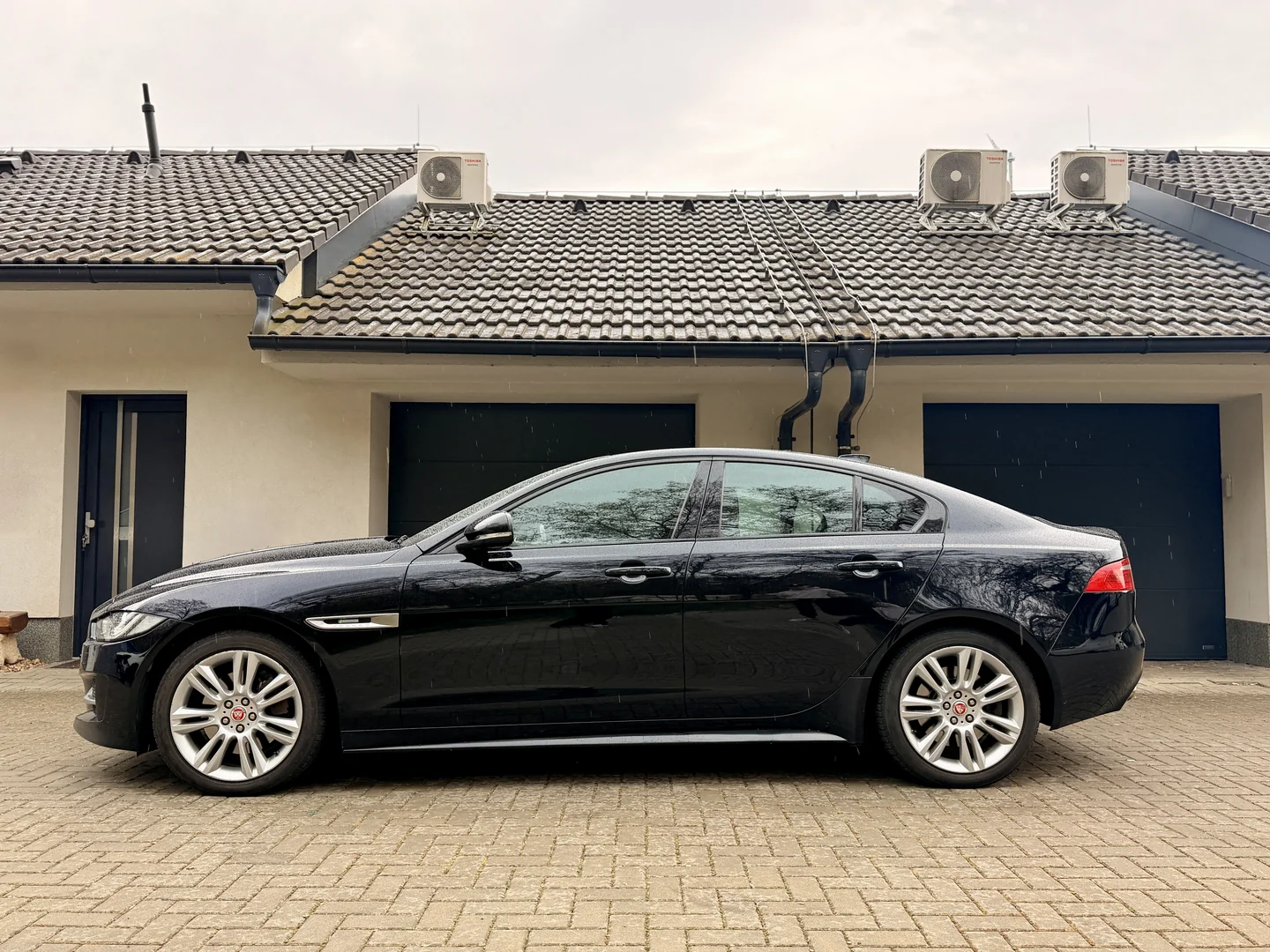 Jaguar XE 2016 - Váš Volant