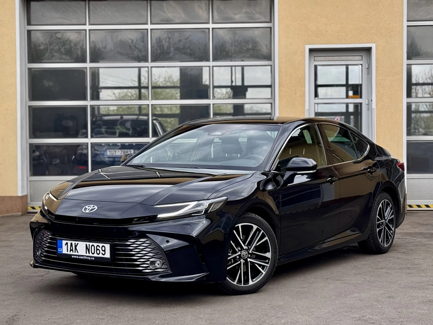 Toyota Camry 2024 - Váš Volant