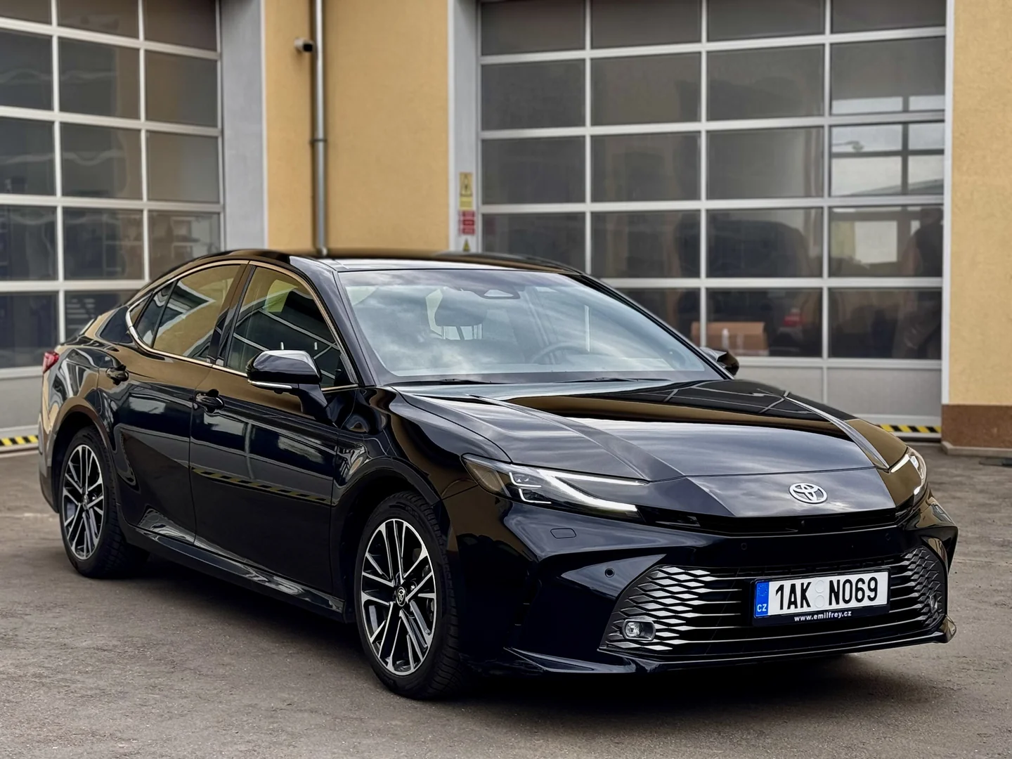 Toyota Camry 2024 - Váš Volant