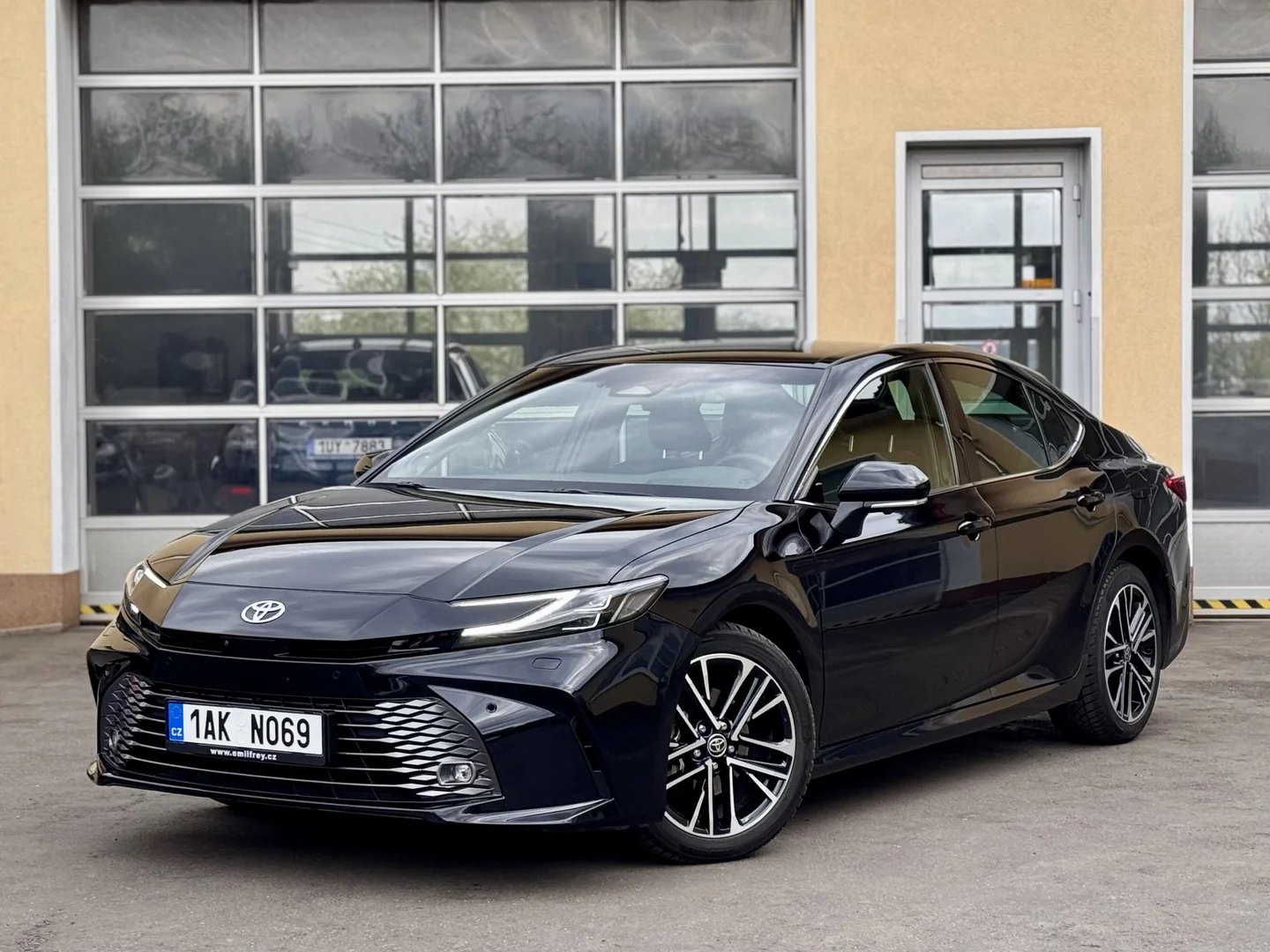 Toyota Camry 2024 - Váš Volant