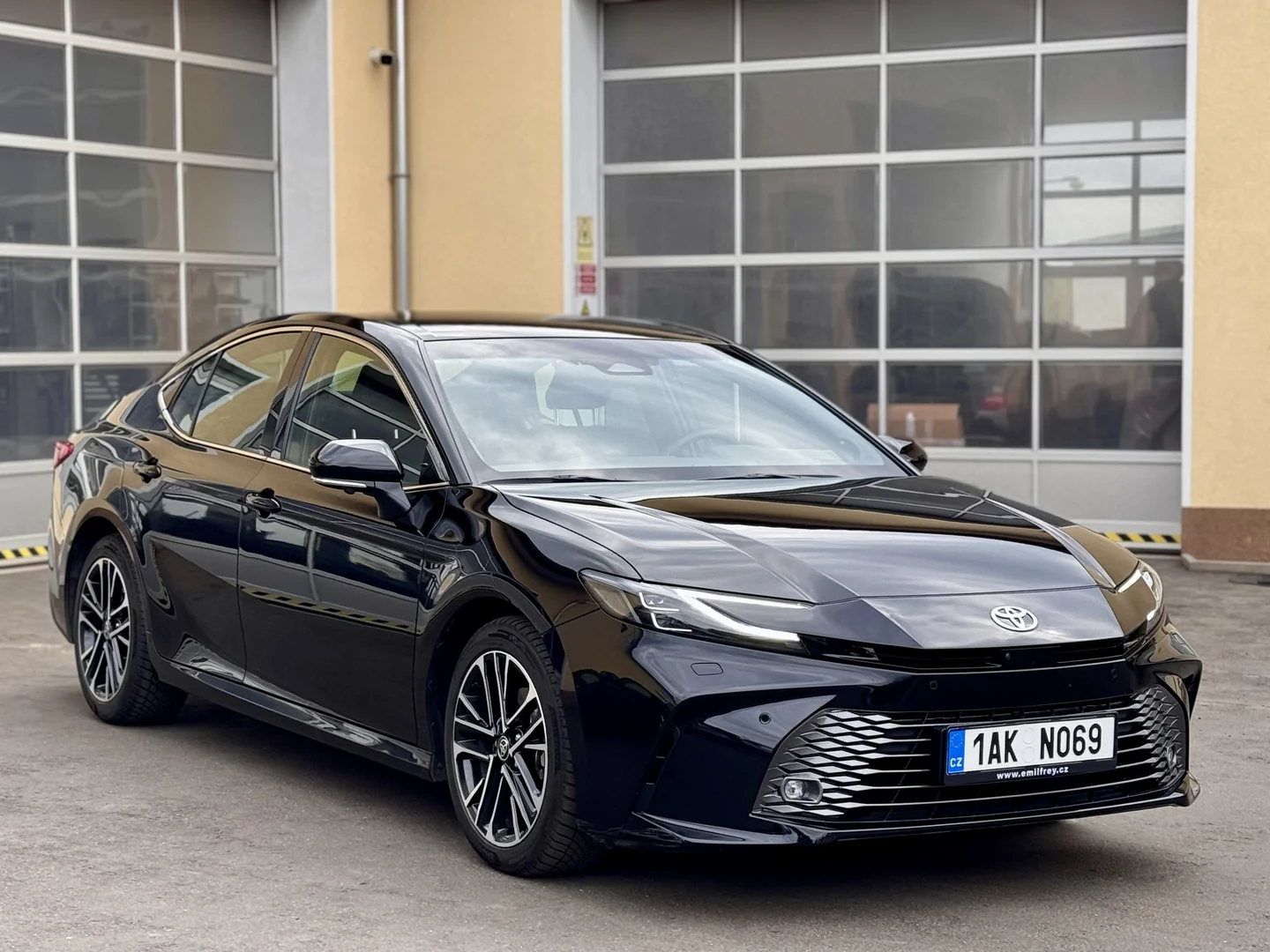 Toyota Camry 2024 - Váš Volant