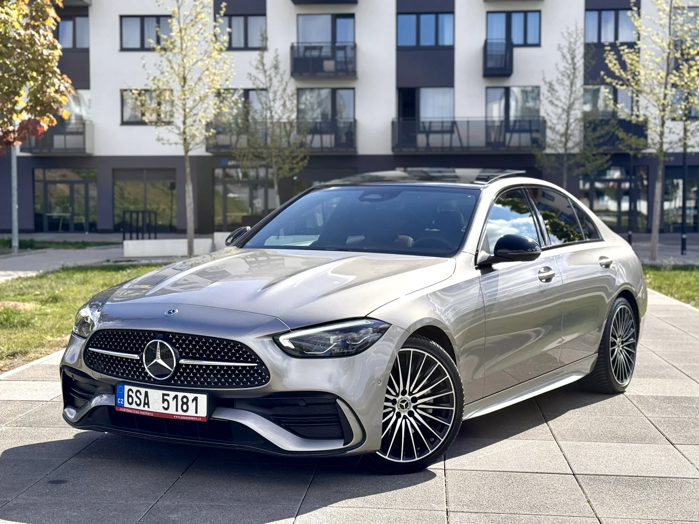 Mercedes-Benz C300 2023 - Váš Volant